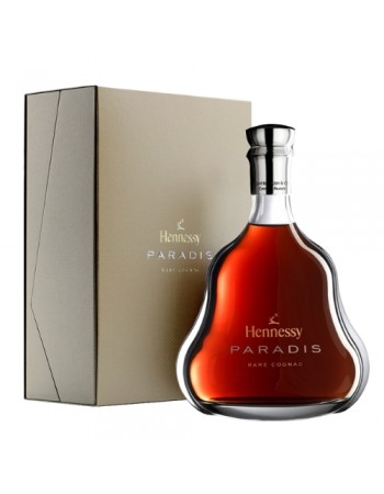 Hennessy Paradis with Box..